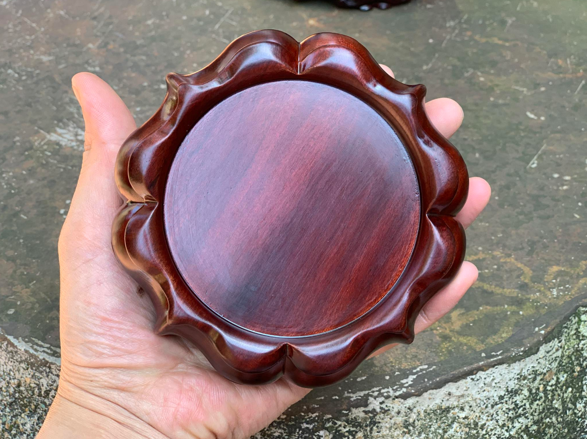 Đế Bát Hương Bằng Gỗ Quý 2.png